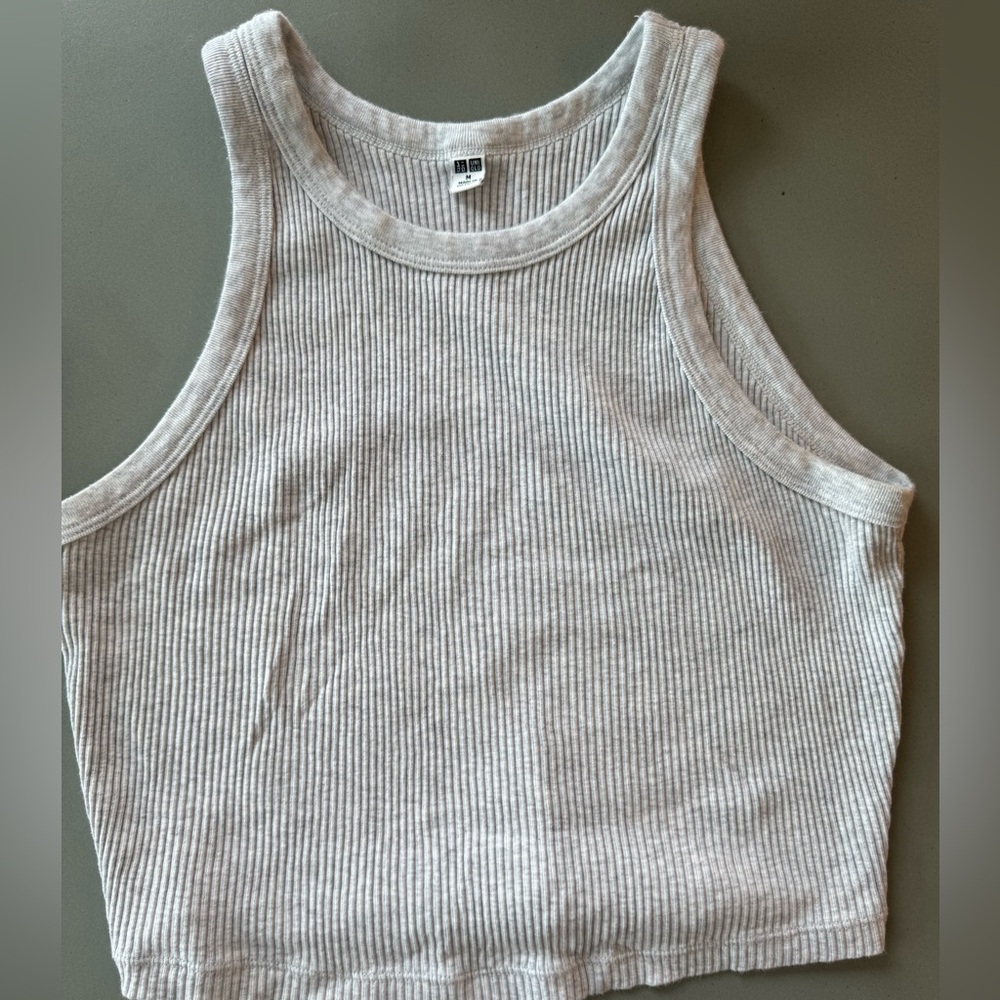 Uniqlo cropped ribbed tank